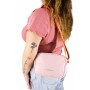 Bolso de hombro en contraste