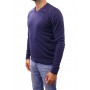 Pull col V bleu marine profil