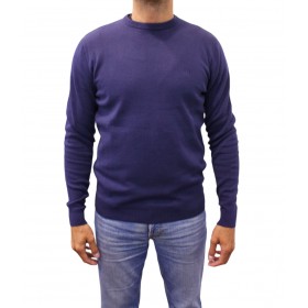 pull col rond bleu marine face