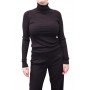Mulher de gola alta da camisola feminina