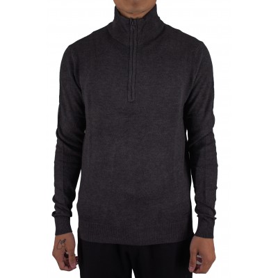 Half-zipper sweater sting