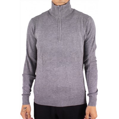 Half-zipper sweater sting