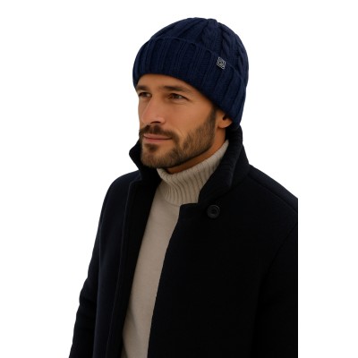 Unisex twisted hat with furred interior