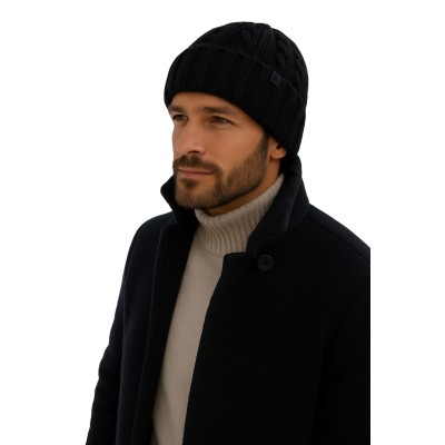 Unisex twisted hat with furred interior