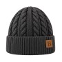 Bonnet Torsadé avec Doublure Polaire – Maille Épaisse, Revers Côtelé & Écusson Signature – 6 Coloris