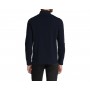 Unter gerollter Kragenpullover
