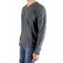 Einfarbiger Pullover mit V-Ausschnitt